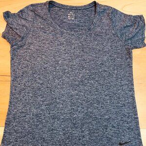 Nike Dri-Fit wick away t-shirt, in dark blue and white. XL